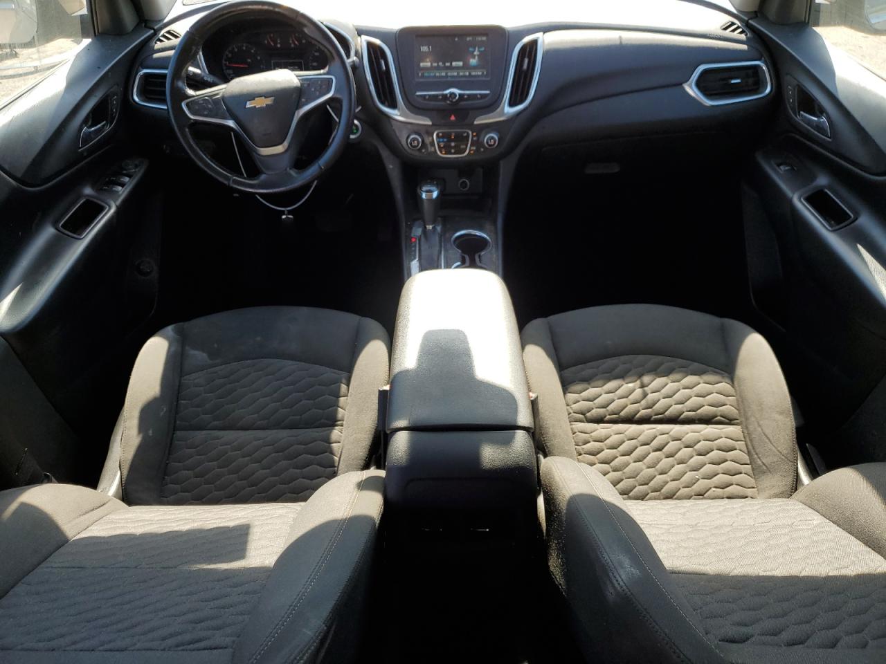 2GNAXJEV0J6268069 CHEVROLET EQUINOX 2018