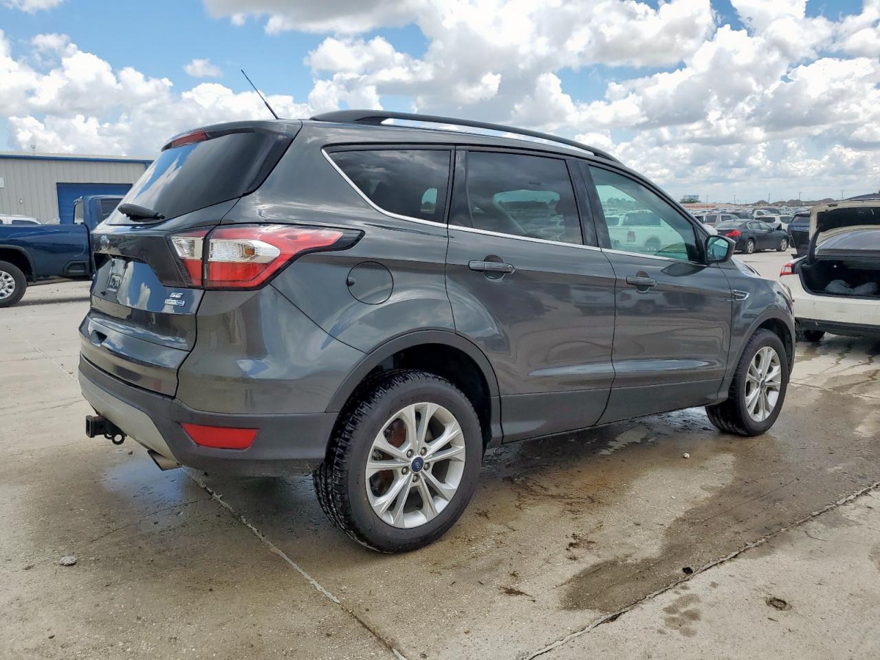 1FMCU9G91HUE17654 FORD ESCAPE 2017