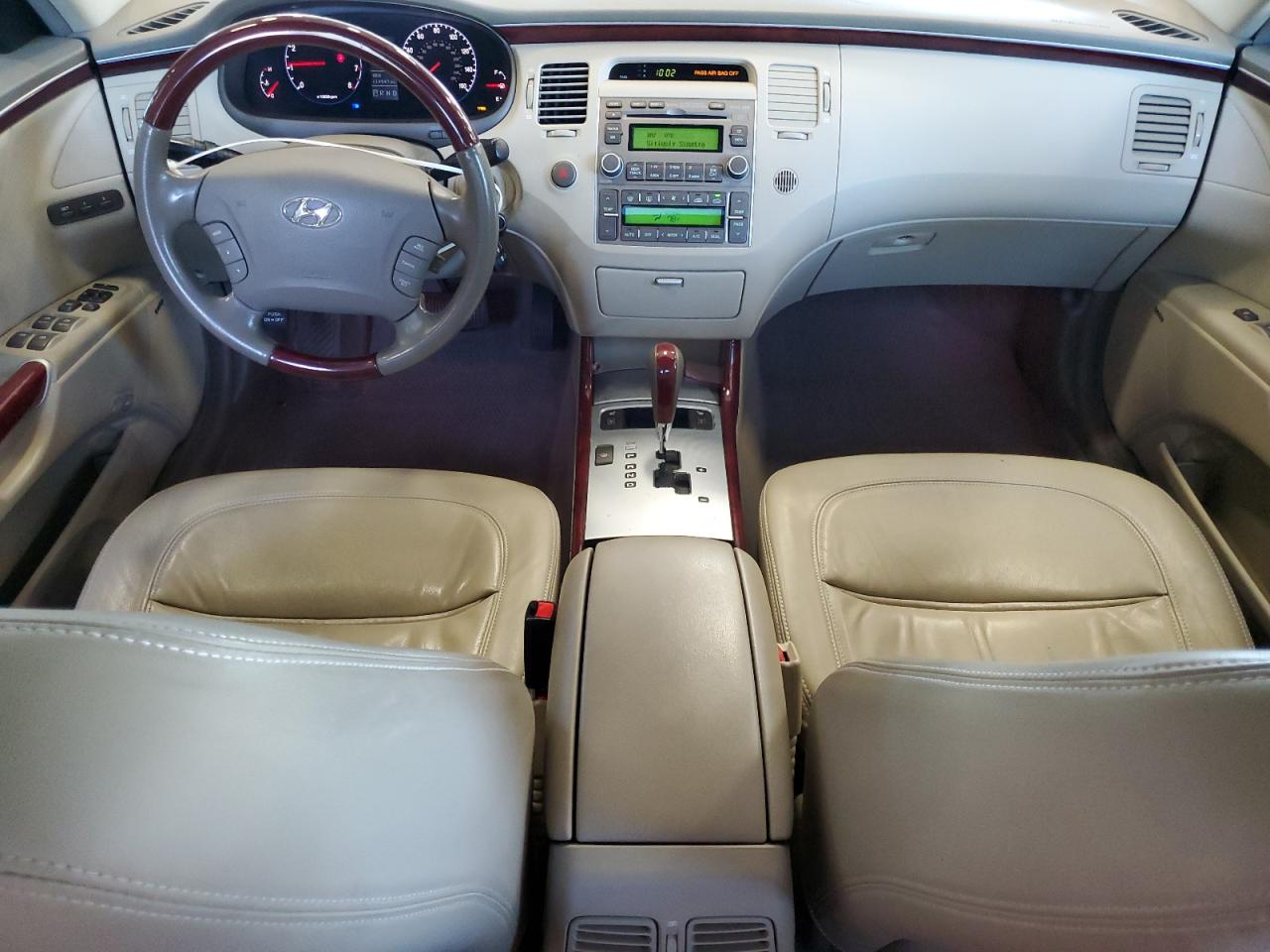 2008 Hyundai Azera Se VIN: KMHFC46F88A290705 Lot: 56882515