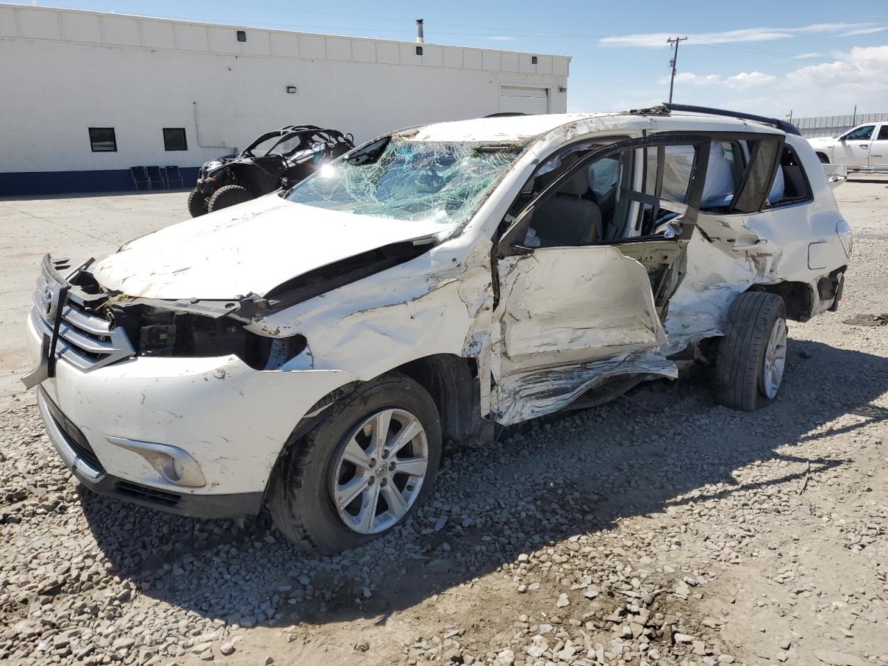2013 Toyota Highlander Base იყიდება Farr West-ში, UT - Rollover