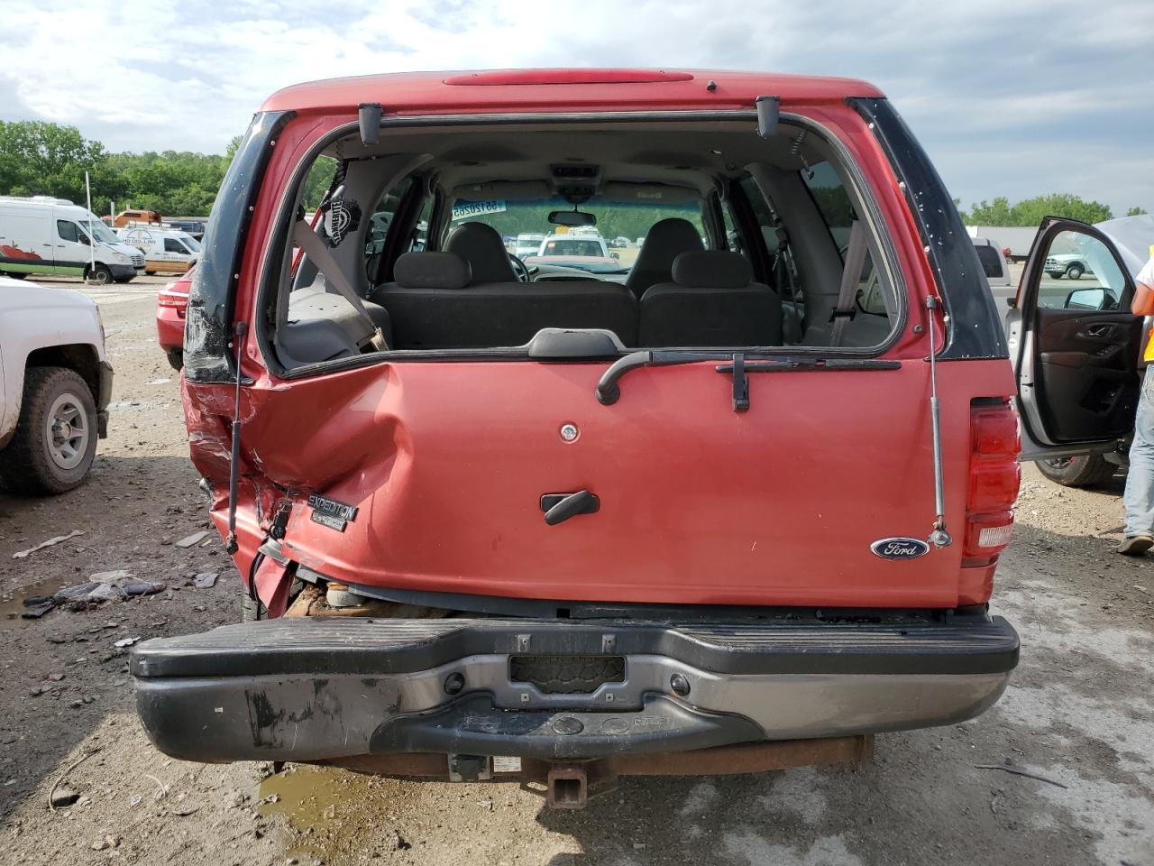 2000 Ford Expedition Xlt VIN: 1FMPU16L0YLB97235 Lot: 55120265