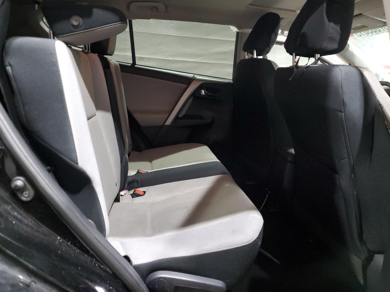 2017 Toyota Rav4 Xle VIN: 2T3RFREV4HW579533 Lot: 57863815