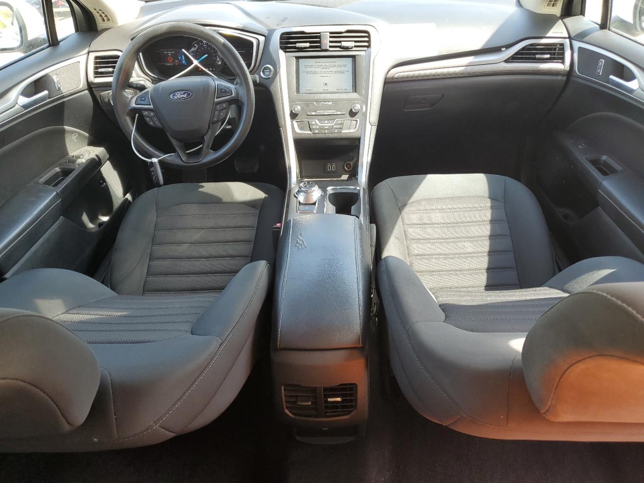 2019 Ford Fusion Se VIN: 3FA6P0LU4KR124818 Lot: 54027755