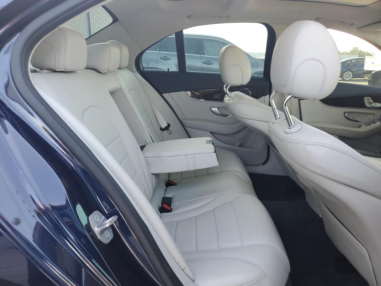 2017 Mercedes-Benz C 300 VIN: 55SWF4JB7HU188608 Lot: 57176555