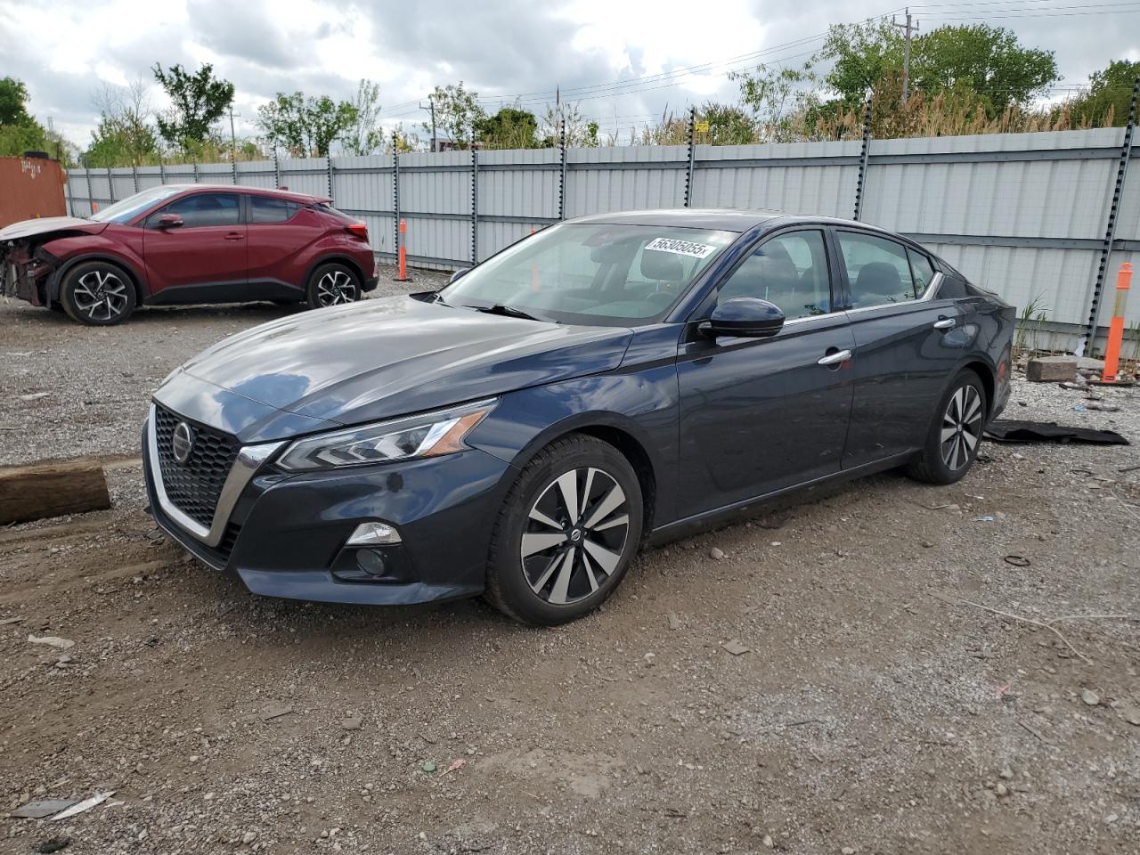 2019 Nissan Altima Sv for Sale in Chicago Heights, IL - Rear End