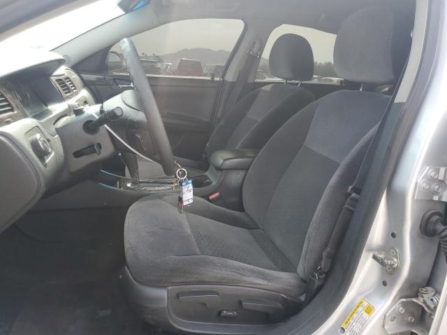 Sedans CHEVROLET IMPALA 2016 Srebrny