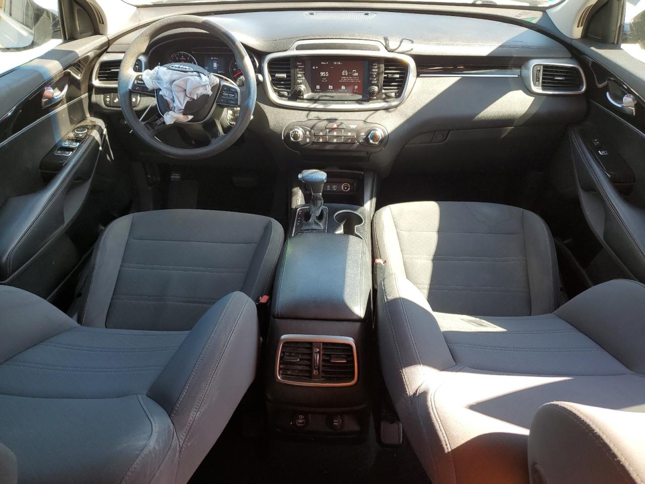 2019 Kia Sorento L VIN: 5XYPG4A34KG499523 Lot: 57080185