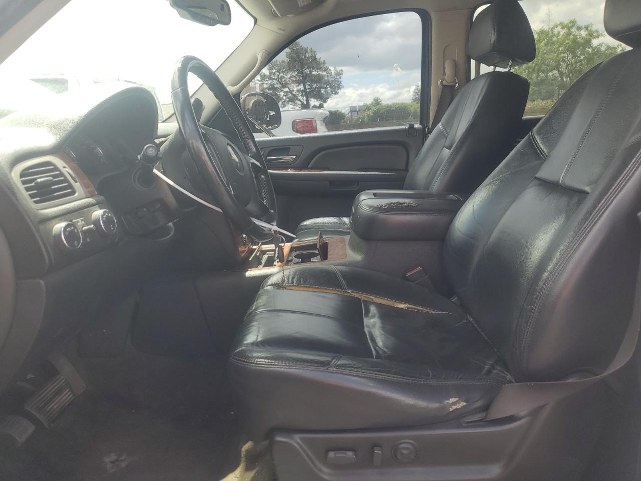 2008 Chevrolet Tahoe K1500 VIN: 1GNFK13038R240129 Lot: 56598485