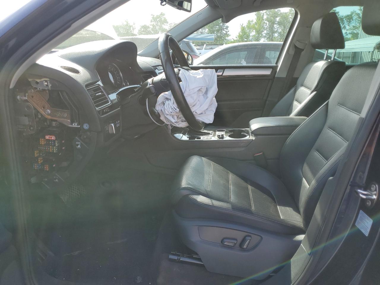 2011 Volkswagen Touareg V6 Tdi VIN: WVGFK9BP0BD002910 Lot: 56712105