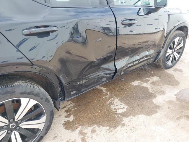 2023 VOLVO XC40 CORE