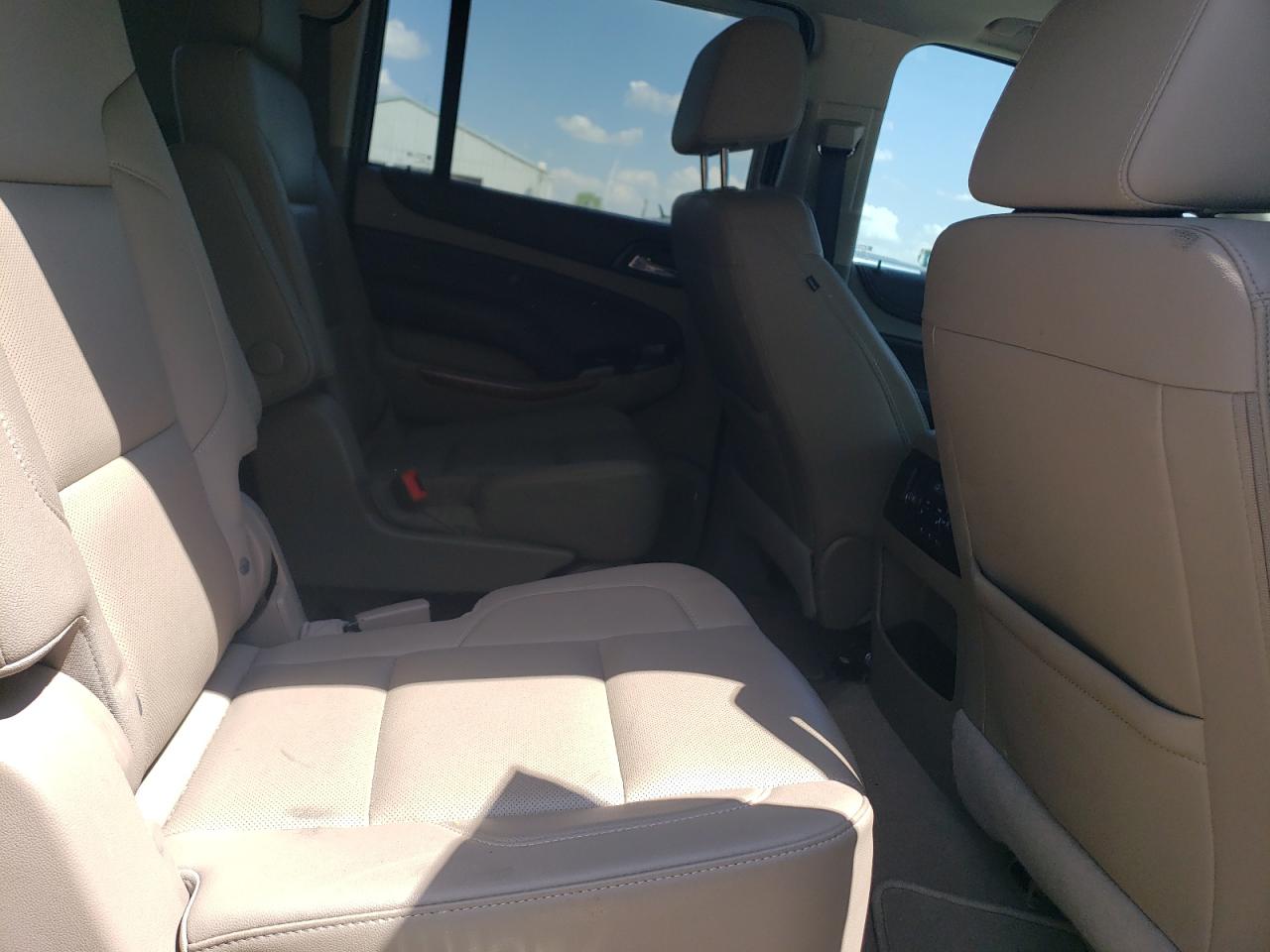 2019 Chevrolet Suburban K1500 Premier VIN: 1GNSKJKC3KR327787 Lot: 56548305