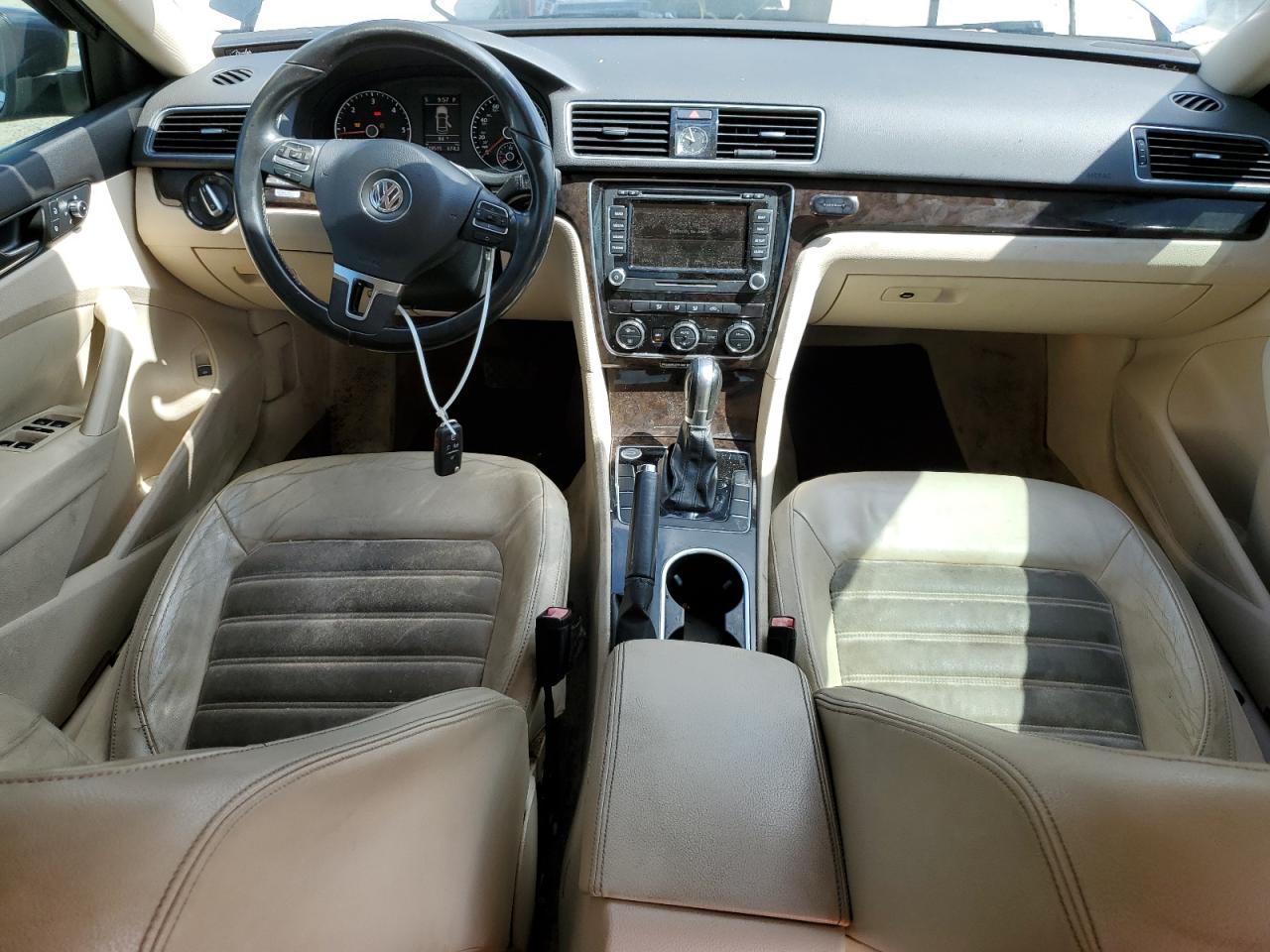 2014 Volkswagen Passat Sel VIN: 1VWCN7A32EC018096 Lot: 56972805