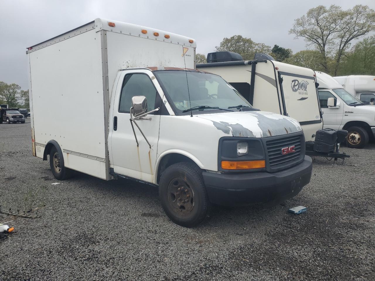 2006 Gmc Savana Cutaway G3500 for Sale in Assonet, MA - Side