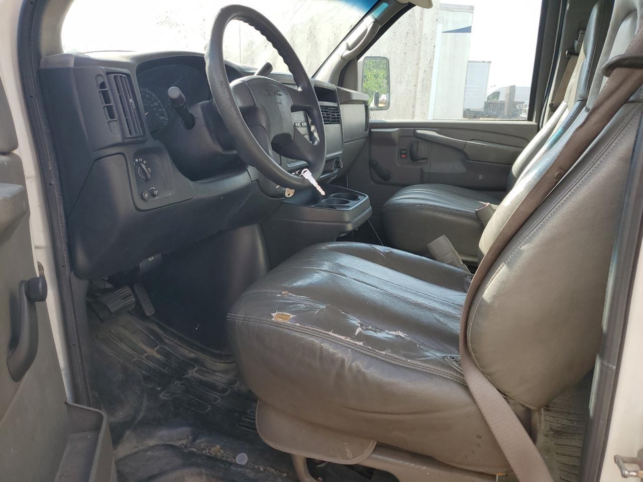 2004 GMC Savana Cutaway G3500 VIN: 1GDJG31U441908563 Lot: 56174765