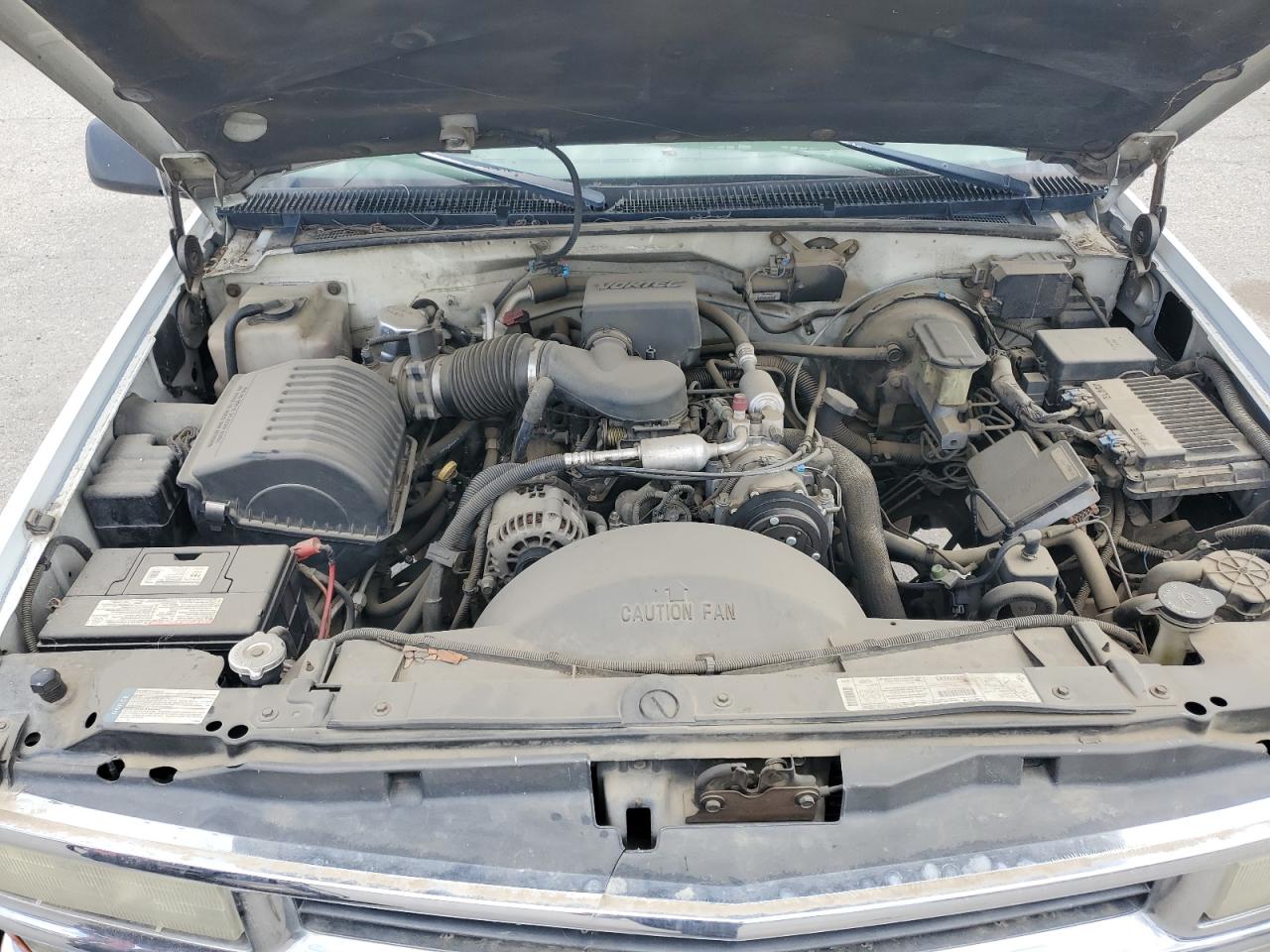1999 Chevrolet Suburban C1500 VIN: 1GNEC16R8XJ392181 Lot: 56622675