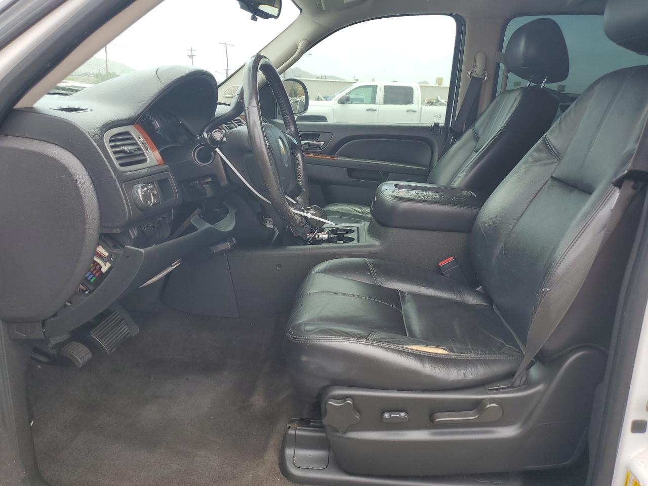2010 Chevrolet Suburban C1500 Lt VIN: 1GNUCJE02AR229968 Lot: 56762975