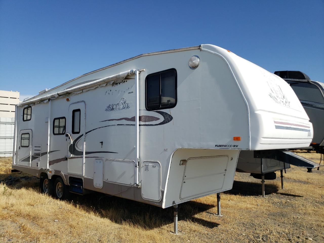 2003 Prowler 5Th Wheel for Sale in Sacramento, CA - Rear End