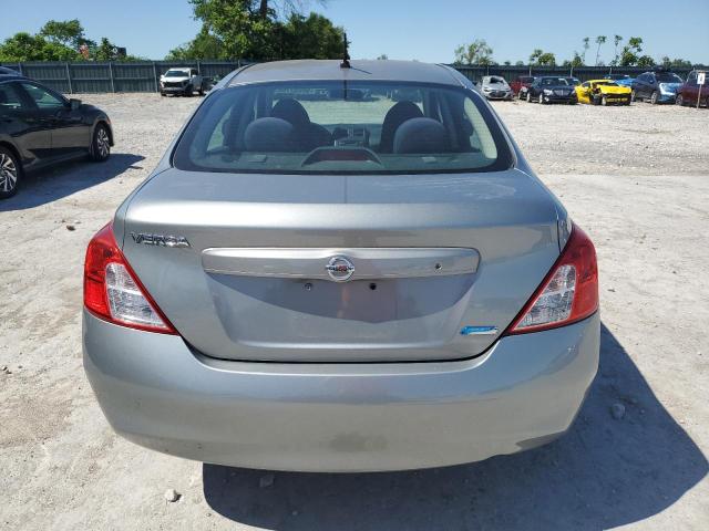 Sedans NISSAN VERSA 2014 Szary
