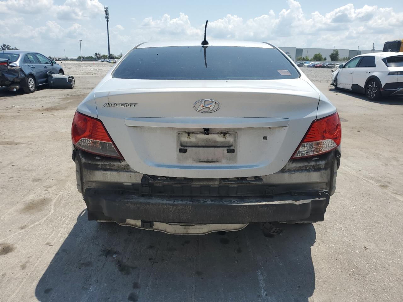 2013 Hyundai Accent Gls VIN: KMHCU4AE1DU410707 Lot: 56506175