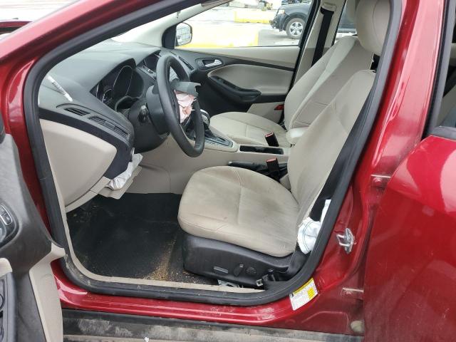 Sedans FORD FOCUS 2016 Czerwony
