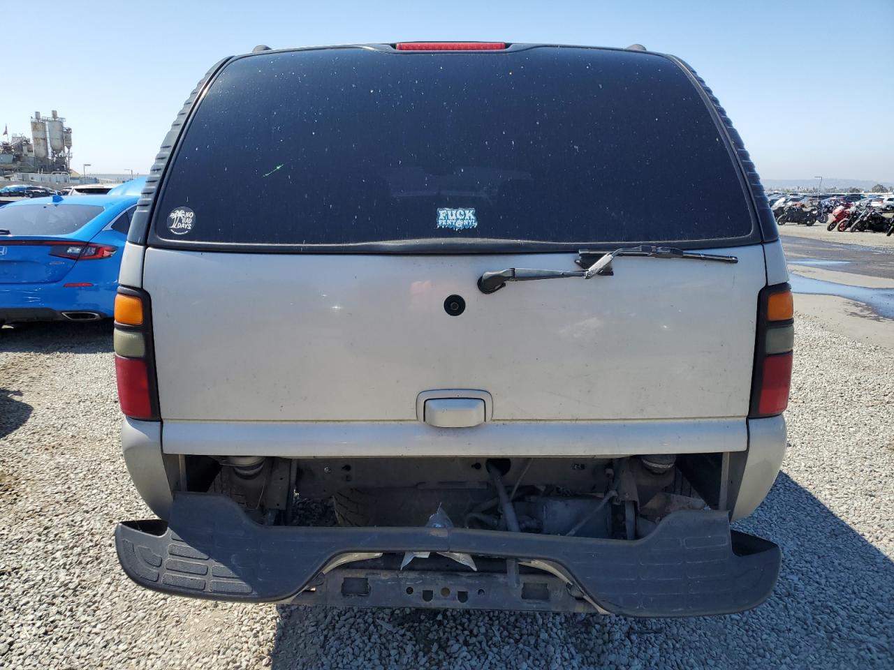 2005 Chevrolet Suburban C2500 VIN: 1GNGC26UX5R163664 Lot: 56362025
