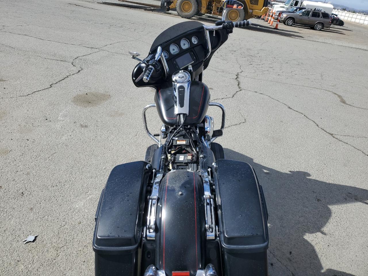 2015 Harley-Davidson Flhxs Street Glide Special VIN: 1HD1KRM30FB661692 Lot: 56592725