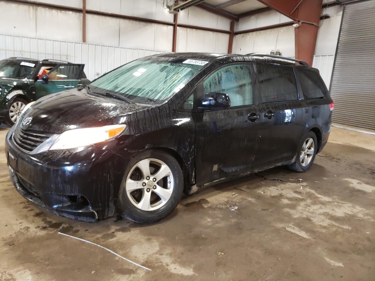 2011 Toyota Sienna Le за продажба в Lansing, MI - Side