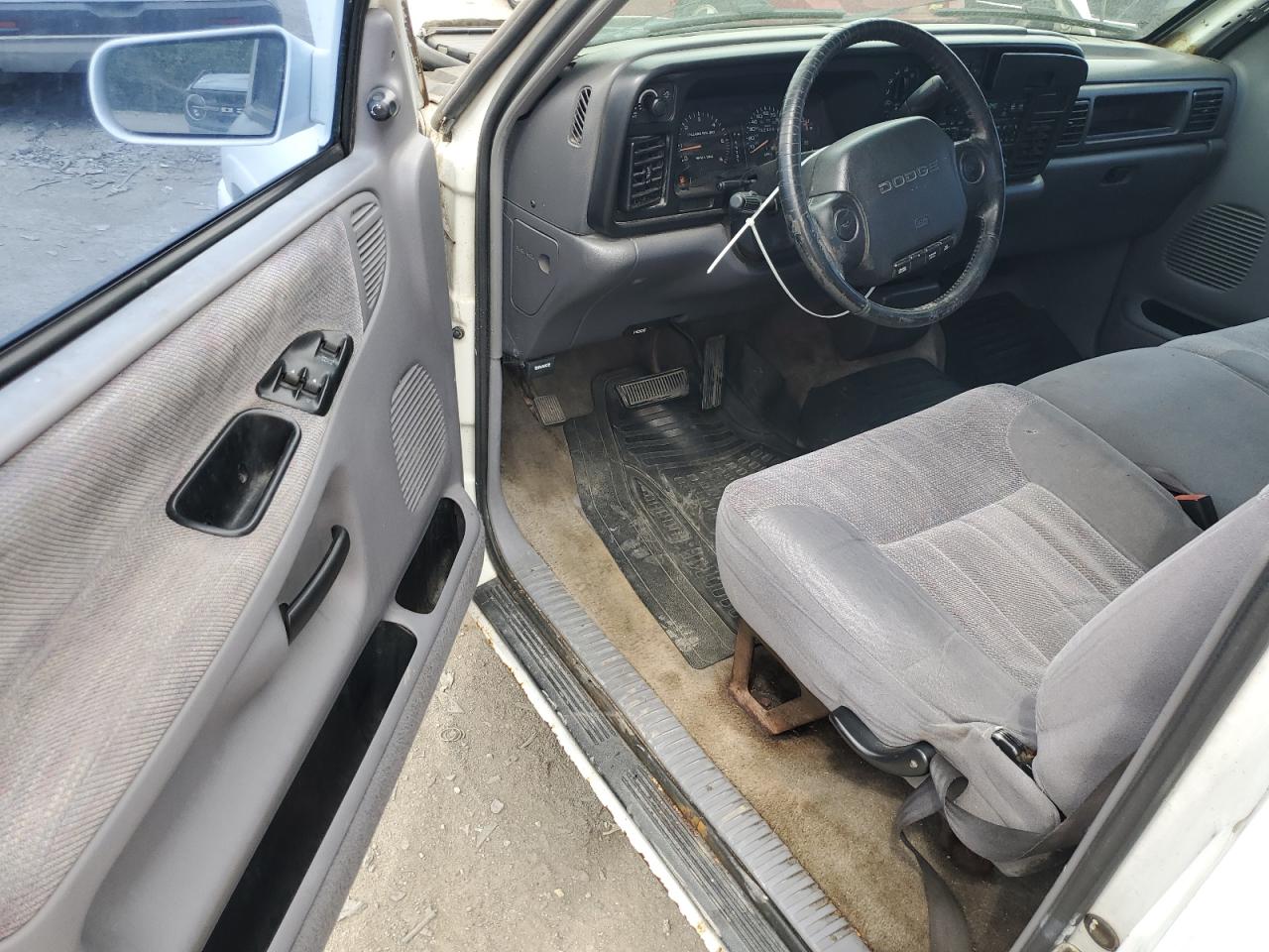 1997 Dodge Ram 1500 VIN: 1B7HC16Z4VJ515798 Lot: 56578535