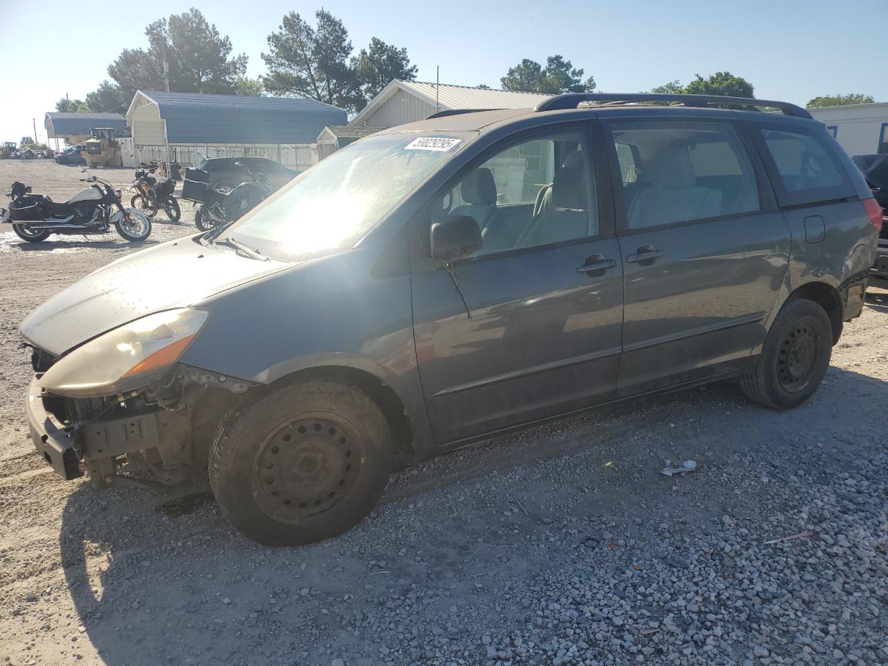 2010 Toyota Sienna Ce for Sale in Prairie Grove, AR - Front End