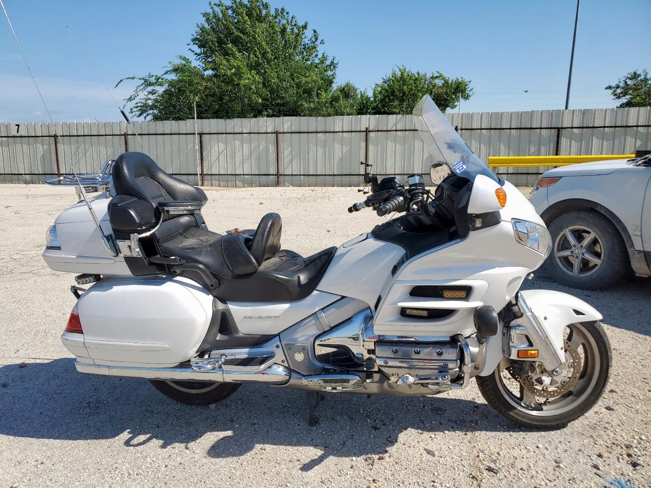 San Antonio, TX에서 판매 중인 2008 Honda Gl1800 - Side