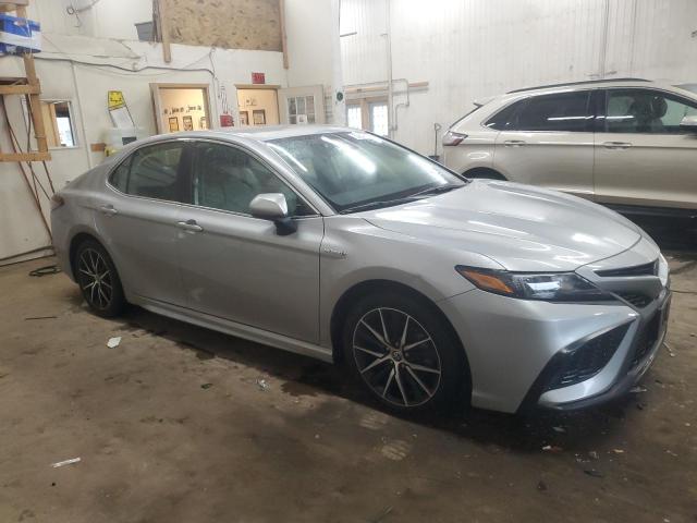  TOYOTA CAMRY 2021 Srebrny