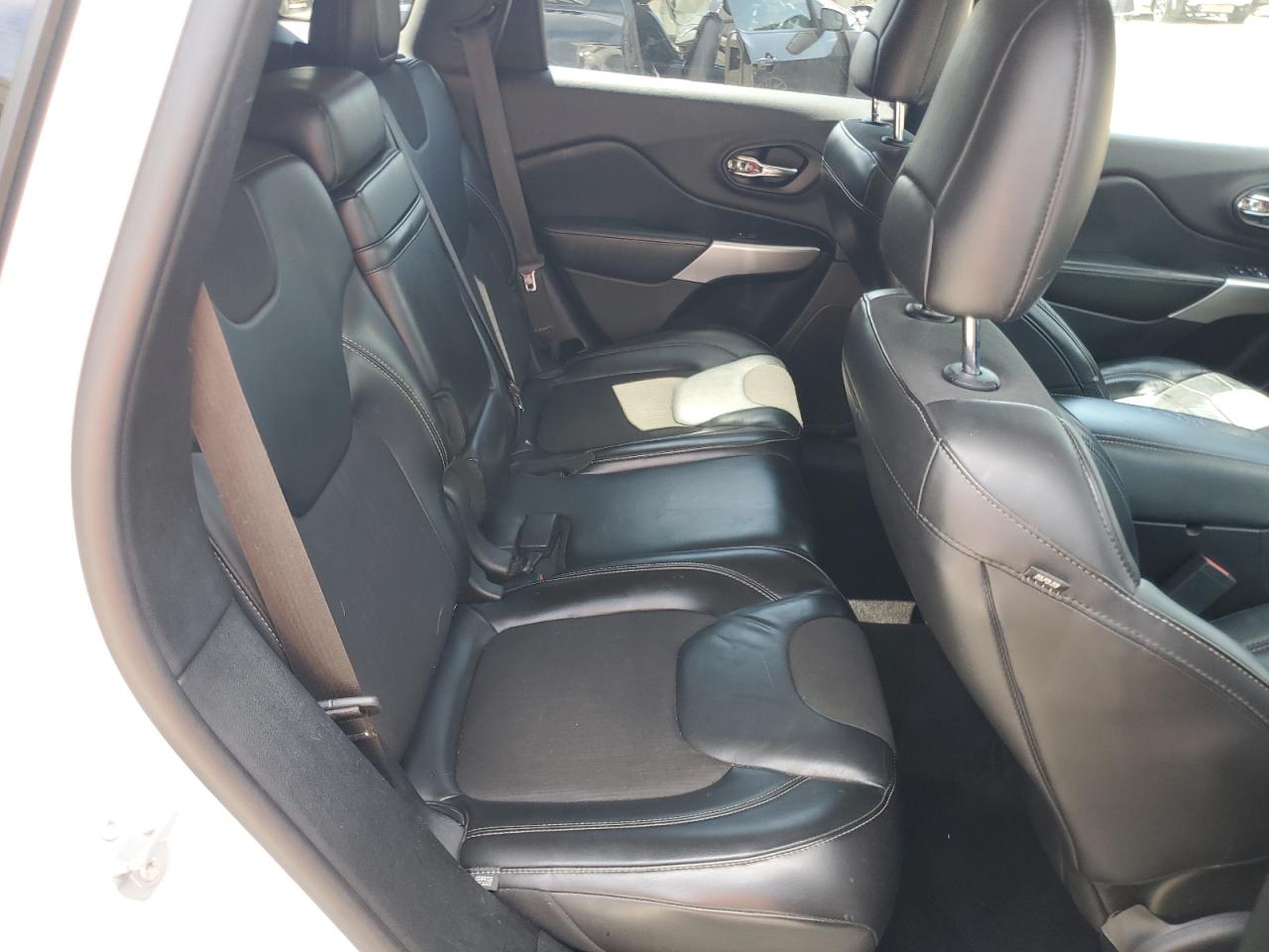2018 Jeep Cherokee Latitude Plus VIN: 1C4PJLLB4JD540617 Lot: 56713505
