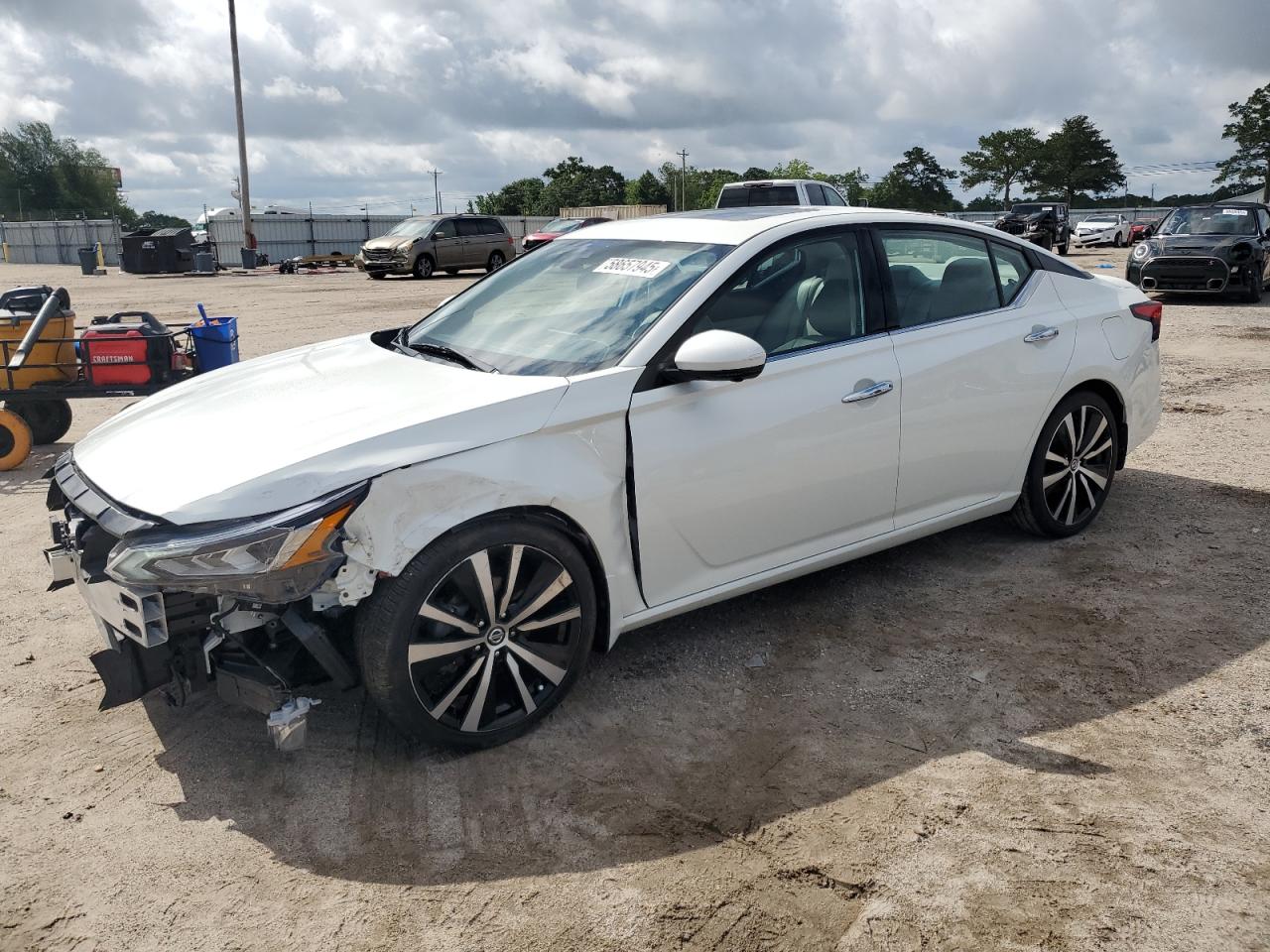 2019 Nissan Altima Platinum for Sale in Newton, AL - Front End