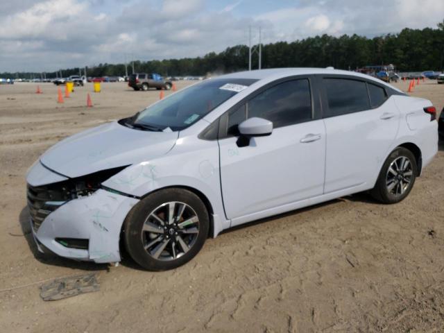 NISSAN VERSA 2024 Синій