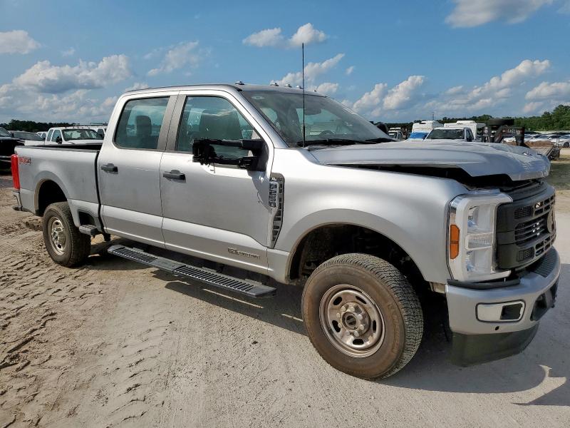  FORD F250 2024 Srebrny