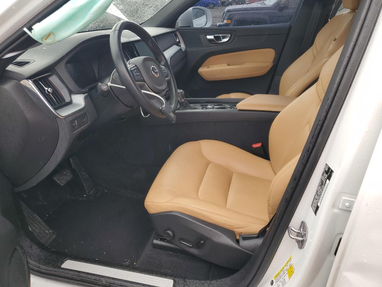 2020 Volvo Xc60 T5 Momentum VIN: YV4102RKXL1598937 Lot: 56326735