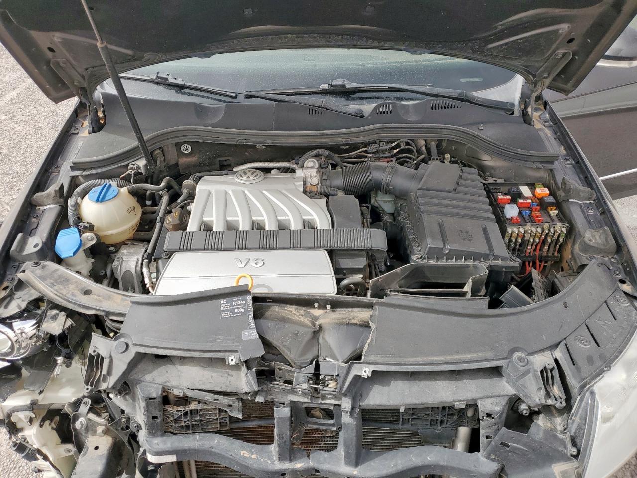 2006 Volkswagen Passat 3.6L 4Motion Sport VIN: WVWDU73C66P127551 Lot: 56541475