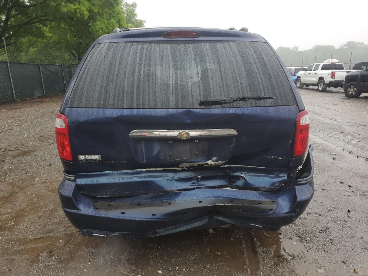 2005 Chrysler Town & Country Limited VIN: 2C4GP64L75R489186 Lot: 56739385