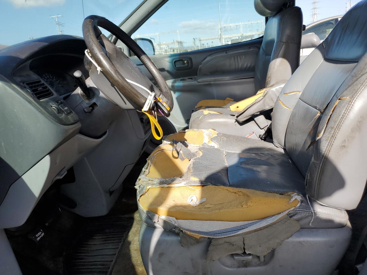 2000 Toyota Sienna Le VIN: 4T3ZF13C4YU227135 Lot: 56706855