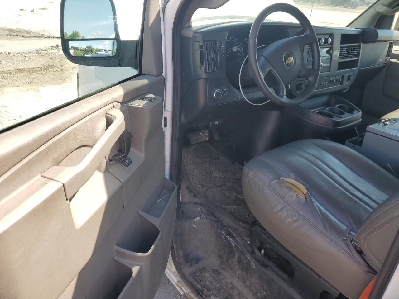 2017 Chevrolet Express G2500 VIN: 1GCWGAFF4H1271625 Lot: 58048295