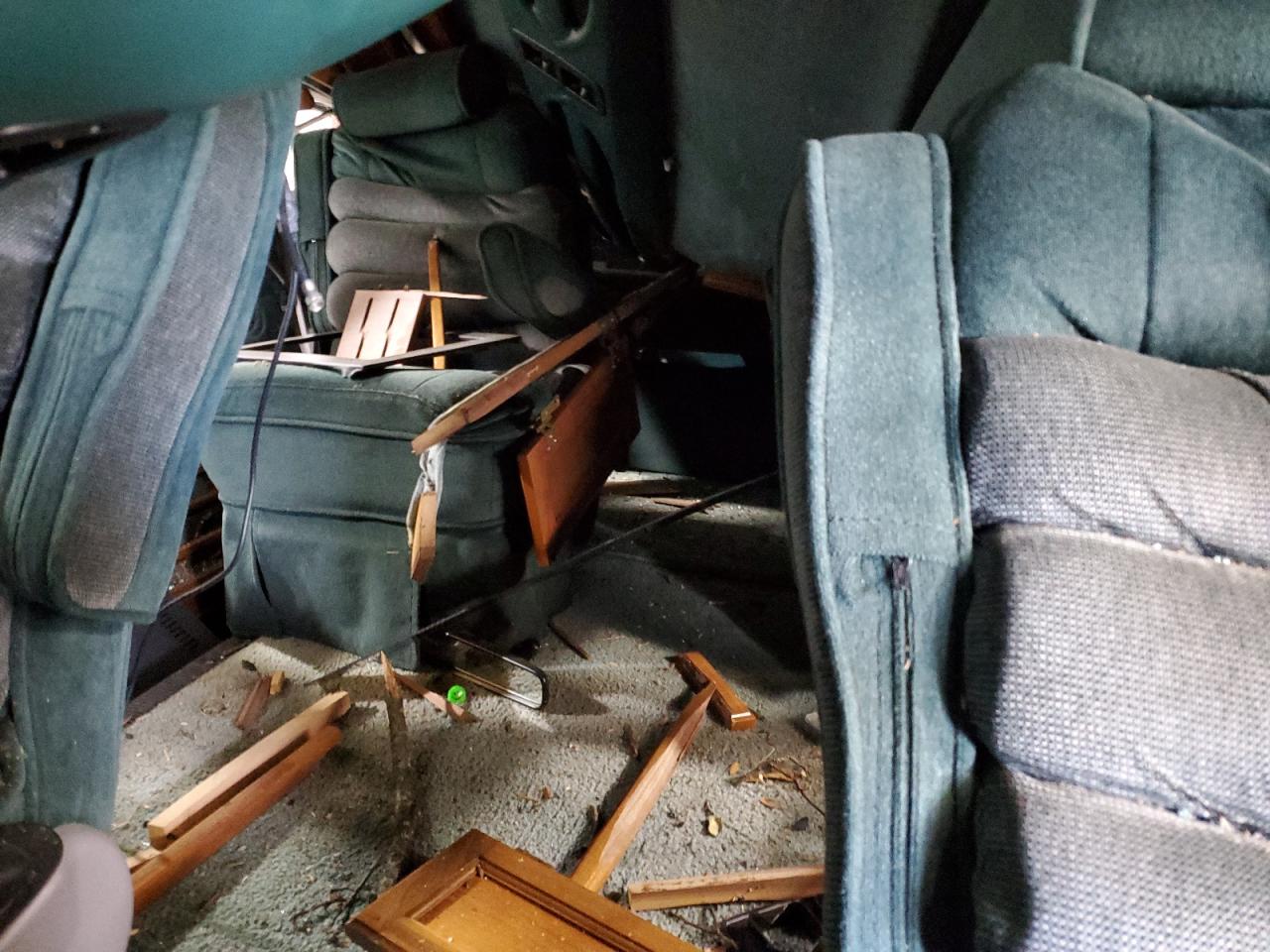 1998 Ford Econoline E150 Van VIN: 1FDRE14L2WHC06042 Lot: 55794955