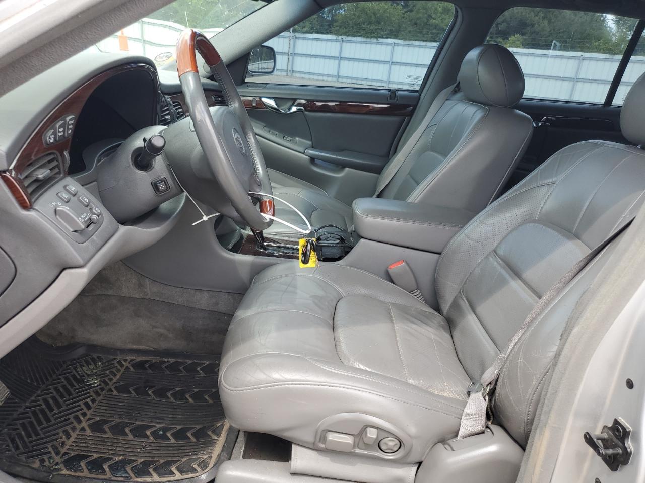 2002 Cadillac Deville Dts VIN: 1G6KF57902U119528 Lot: 58657005