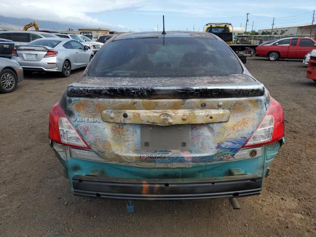 Седаны NISSAN VERSA 2016 Серый