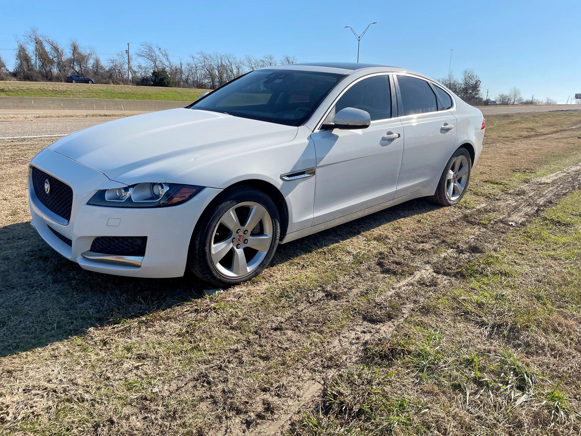  JAGUAR XF 2018 Biały