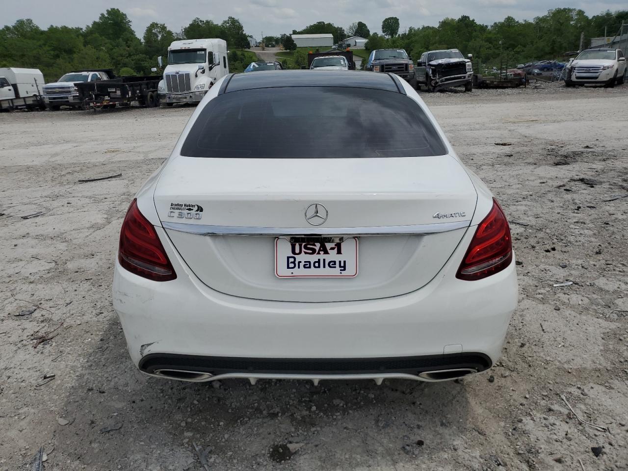 2015 Mercedes-Benz C 300 4Matic VIN: 55SWF4KB7FU011410 Lot: 56983555