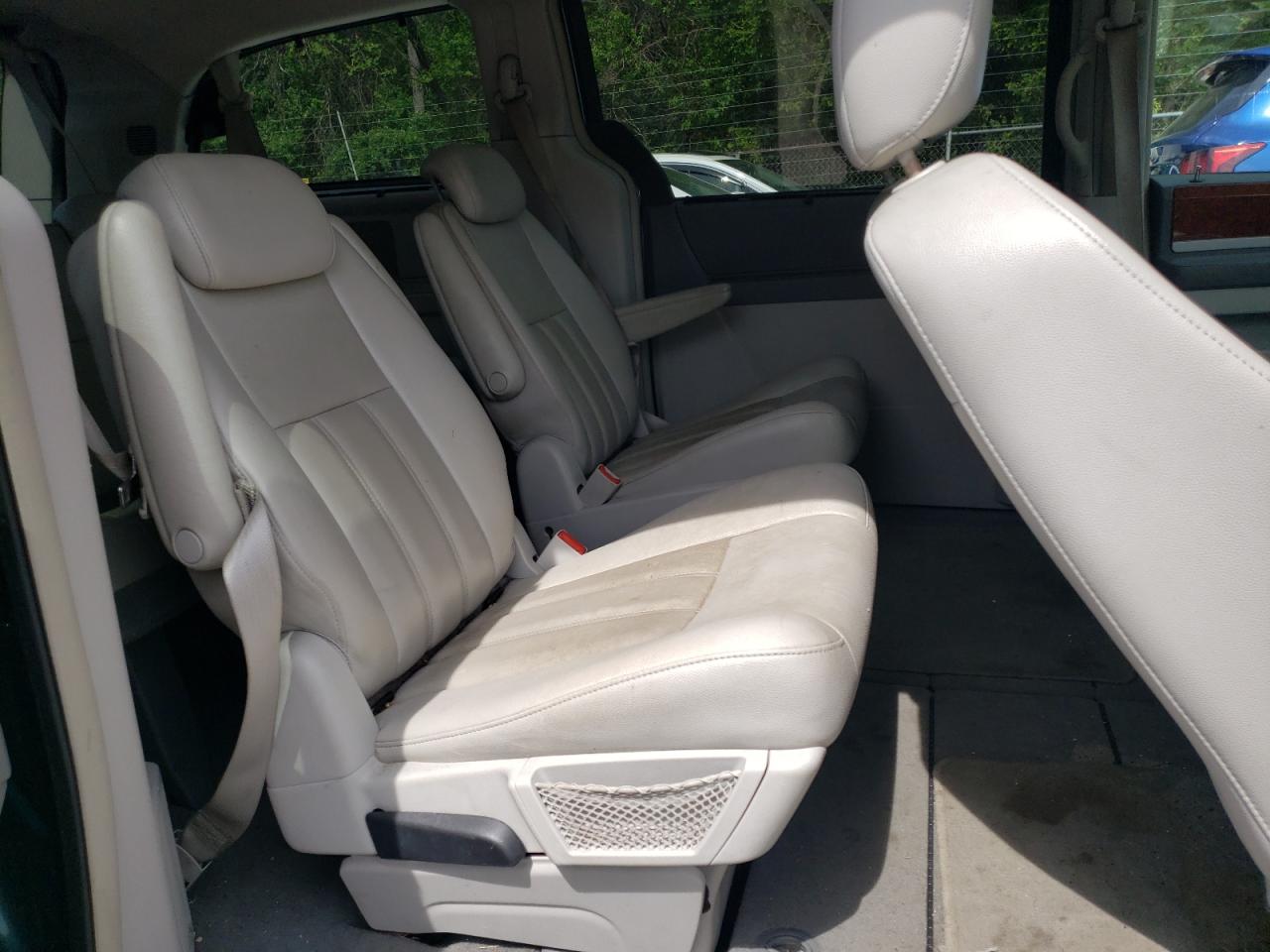 2009 Chrysler Town & Country Touring VIN: 2A8HR54129R590822 Lot: 57347765