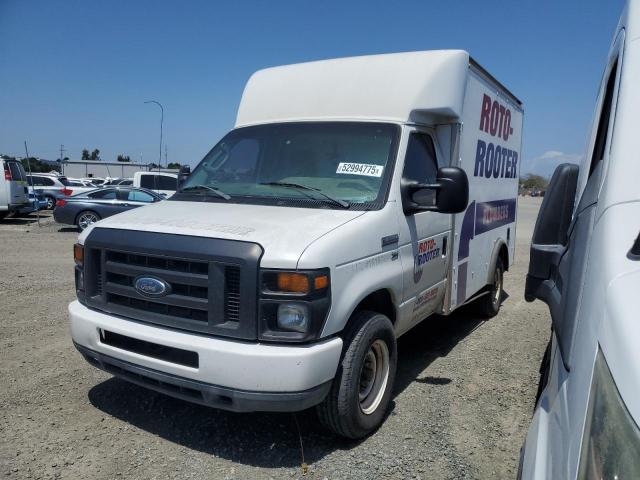 2010 Ford Econoline E350 Super Duty Cutaway Van