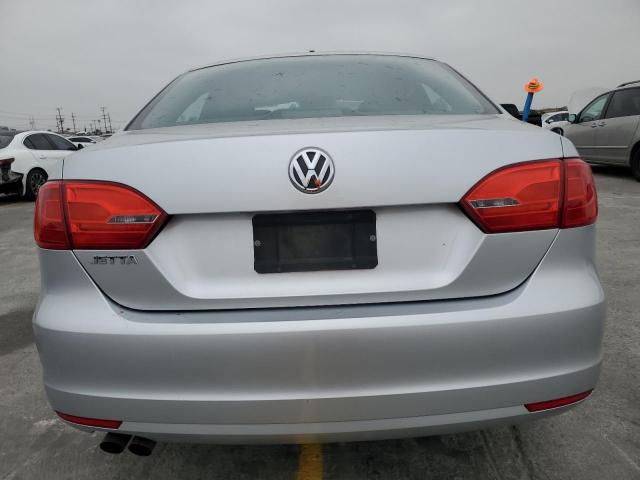 Седани VOLKSWAGEN JETTA 2012 Сріблястий