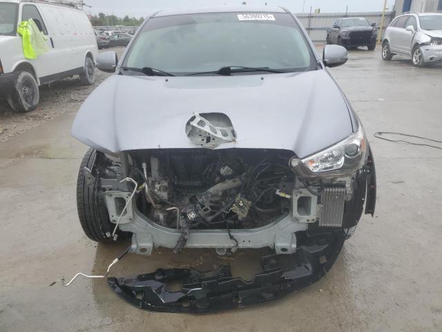  MITSUBISHI OUTLANDER 2017 Srebrny