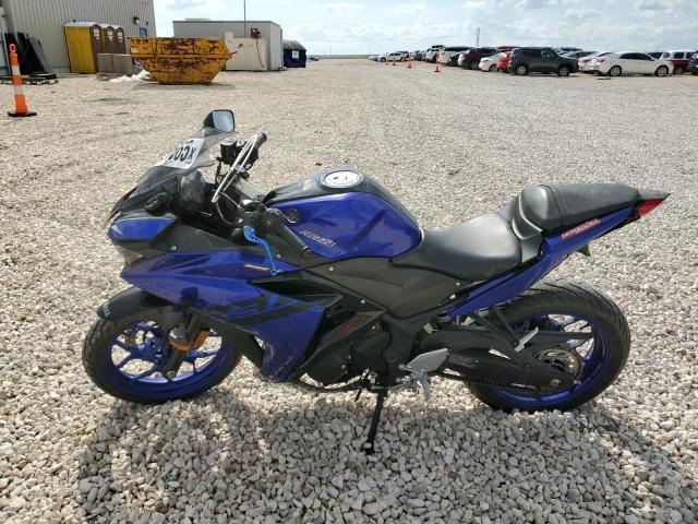2018 YAMAHA YZFR3   